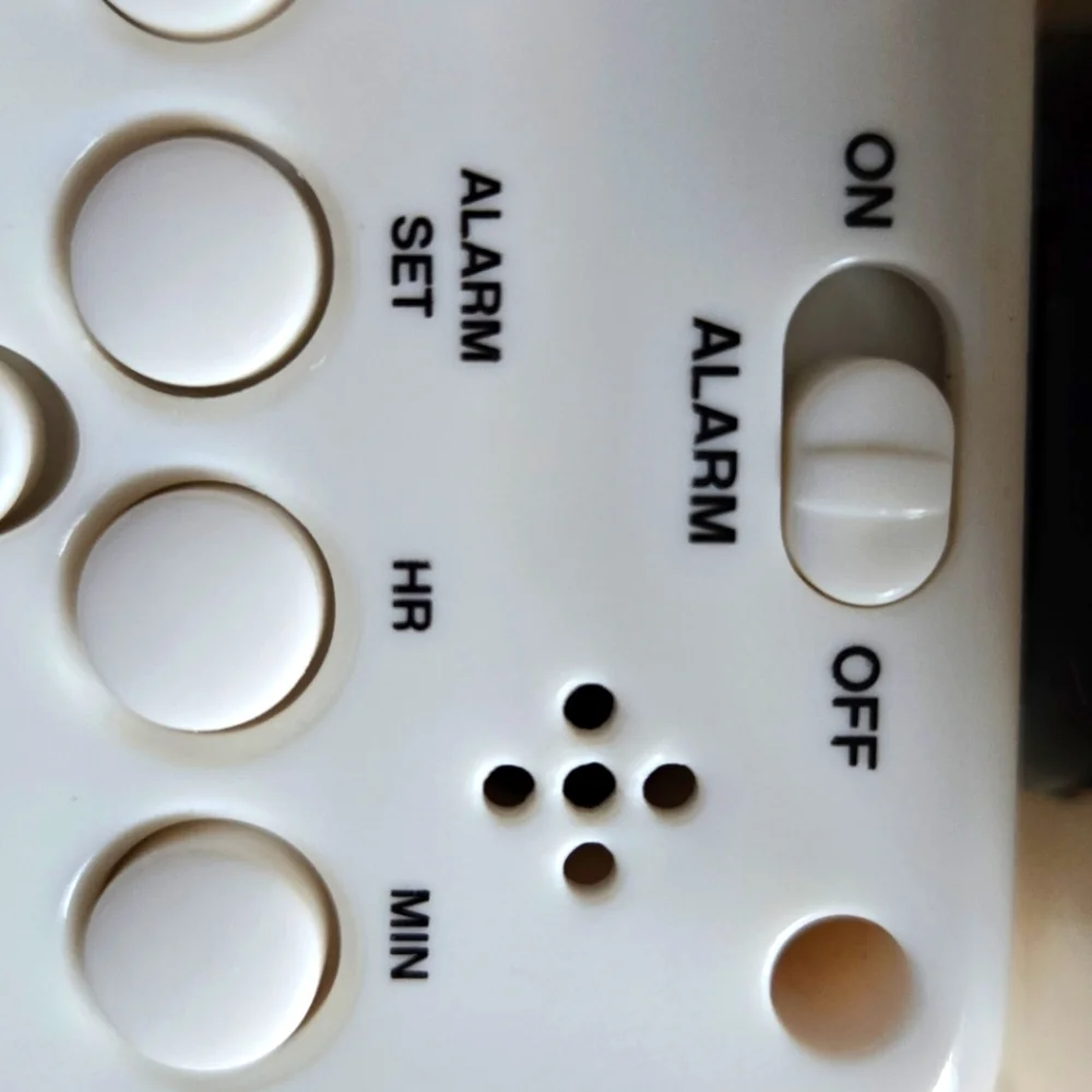 LEGO Star Wars 9002137 Stormtrooper  Light Up Alarm Clock - Picture 8 of 9